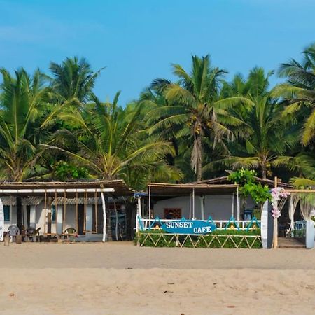 Sunset Cafe Hotel Gokarna  Exterior photo