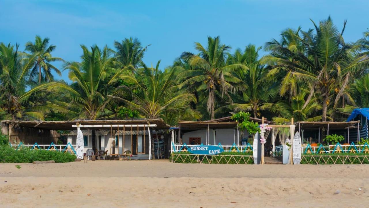 Sunset Cafe Hotel Gokarna  Exterior photo